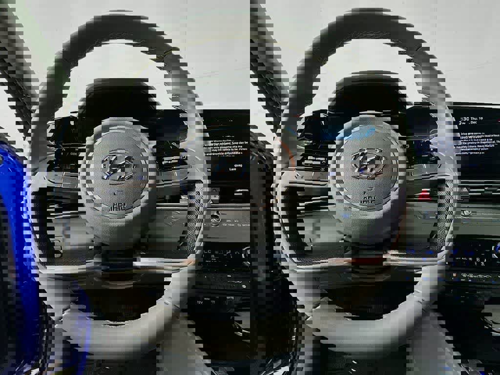 Used 2023 Hyundai Elantra SEL w/ Convenience Package image 14