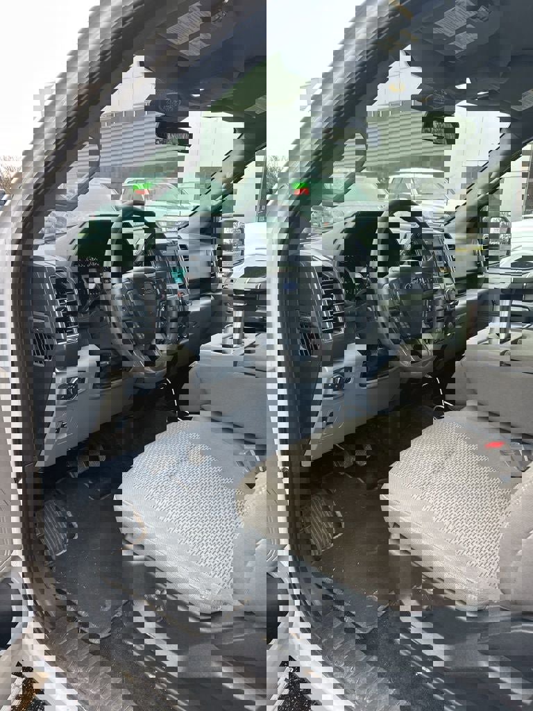 Certified 2018 Ford F150 XLT image 6