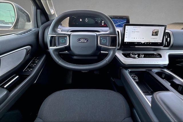Certified 2025 Ford Expedition Max Active RWD image 5