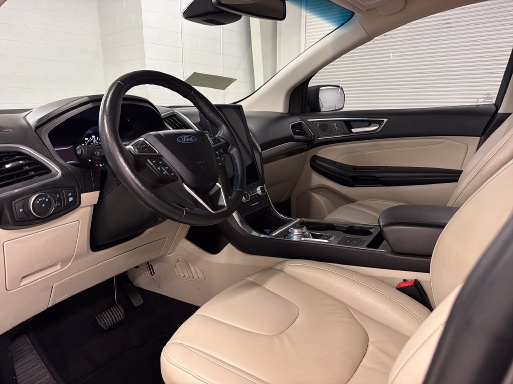 Certified 2022 Ford Edge Titanium AWD/4WD image 6