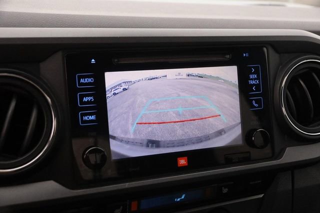 Used 2018 Toyota Tacoma TRD Sport AWD/4WD image 17