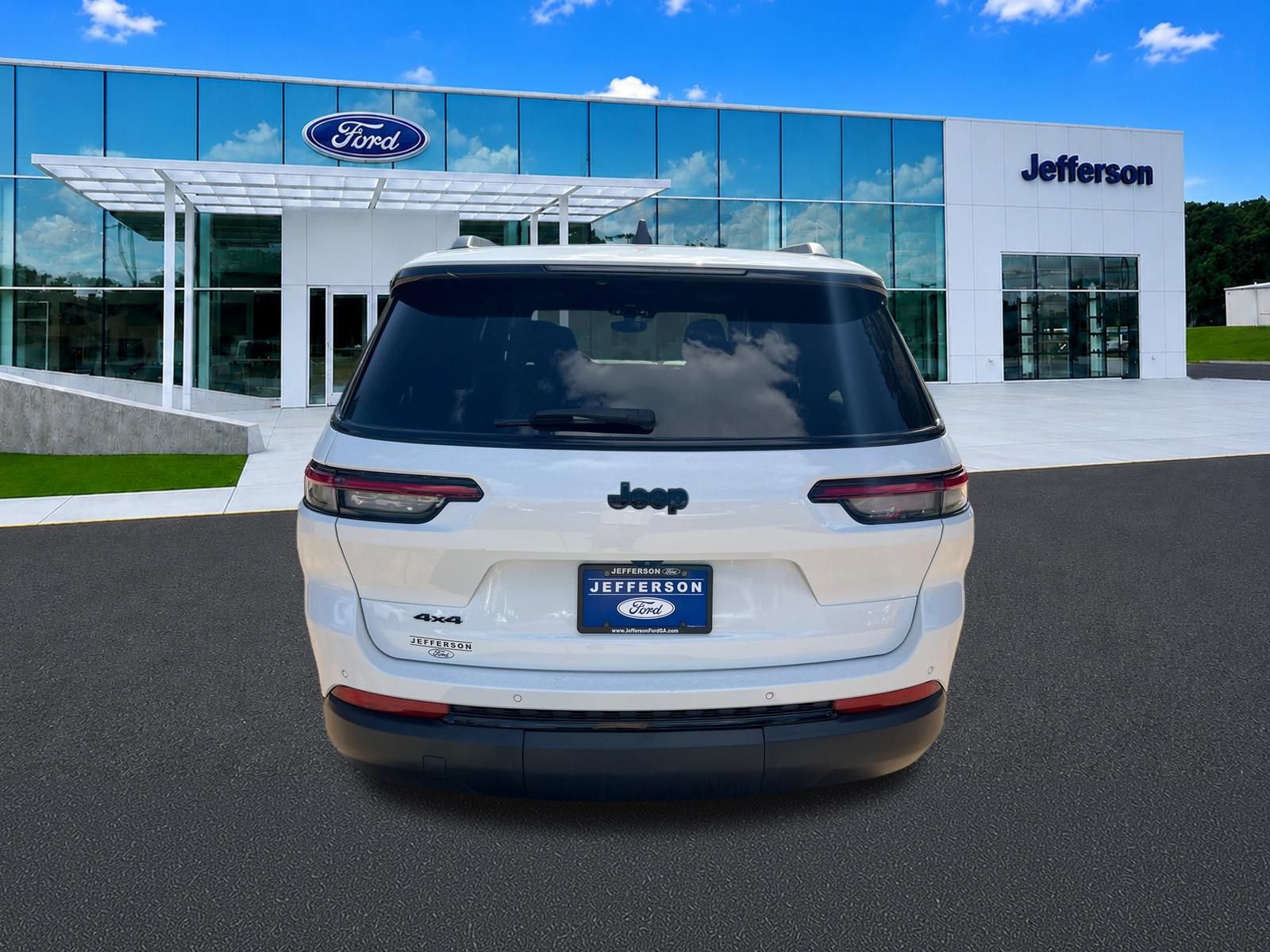 Used 2023 Jeep Grand Cherokee L Laredo AWD/4WD image 6