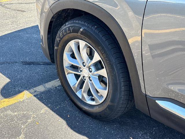 Used 2019 Hyundai Santa Fe SE AWD/4WD image 15
