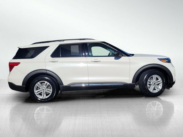 Certified 2022 Ford Explorer XLT image 2