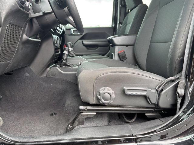 Used 2021 Jeep Gladiator Sport AWD/4WD image 12