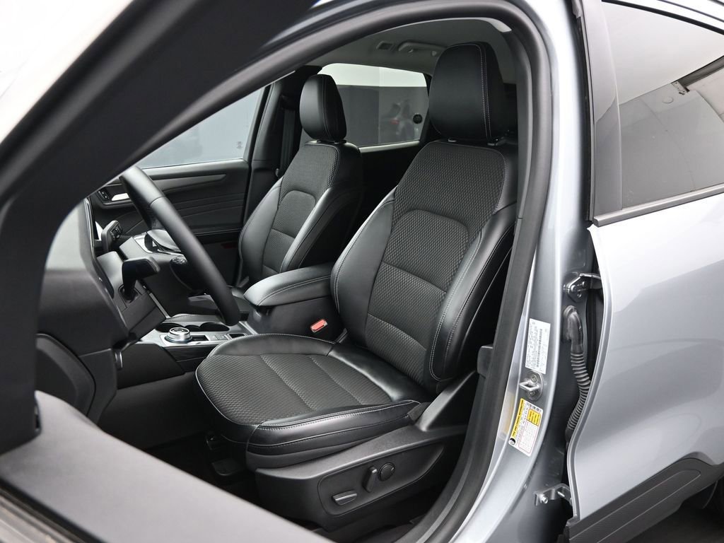 Certified 2023 Ford Escape SE image 36