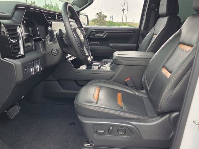 Used 2025 GMC Sierra 1500 AT4 AWD/4WD image 5