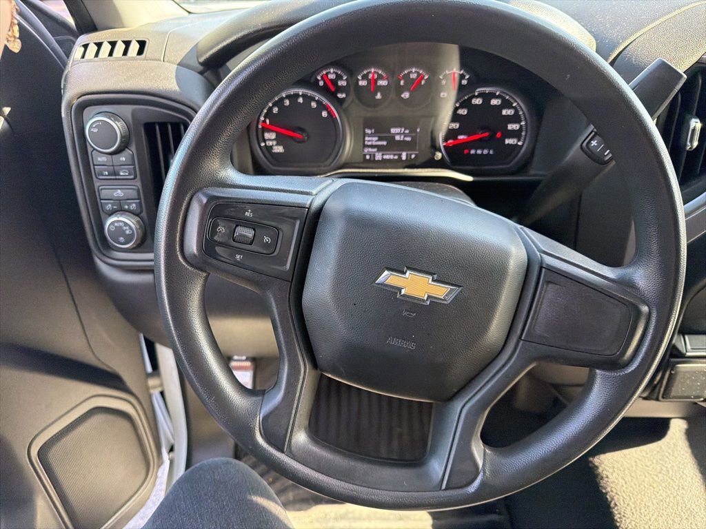 Used 2022 Chevrolet Silverado 1500 Custom w/ LPO, Blackout Package AWD/4WD image 5
