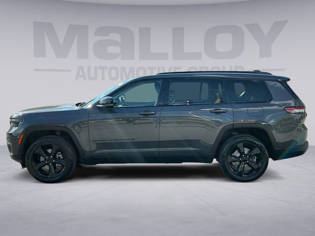 Used 2022 Jeep Grand Cherokee L Limited w/ Black Appearance Package AWD/4WD image 2