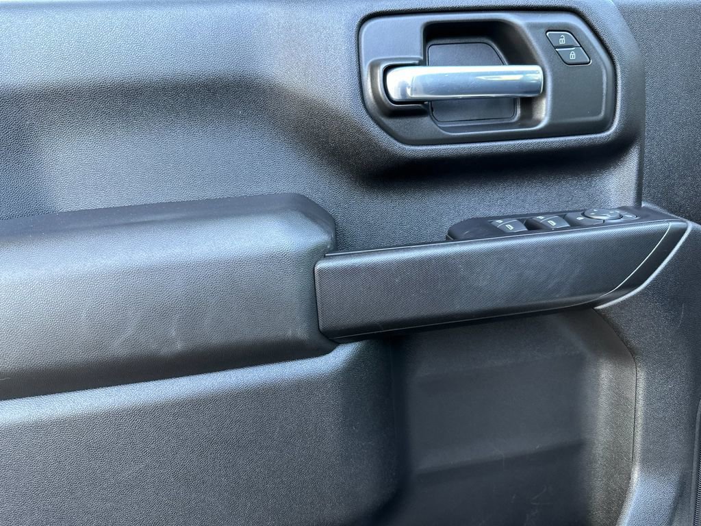 Used 2022 Chevrolet Silverado 2500 Custom w/ Custom Convenience Package image 11