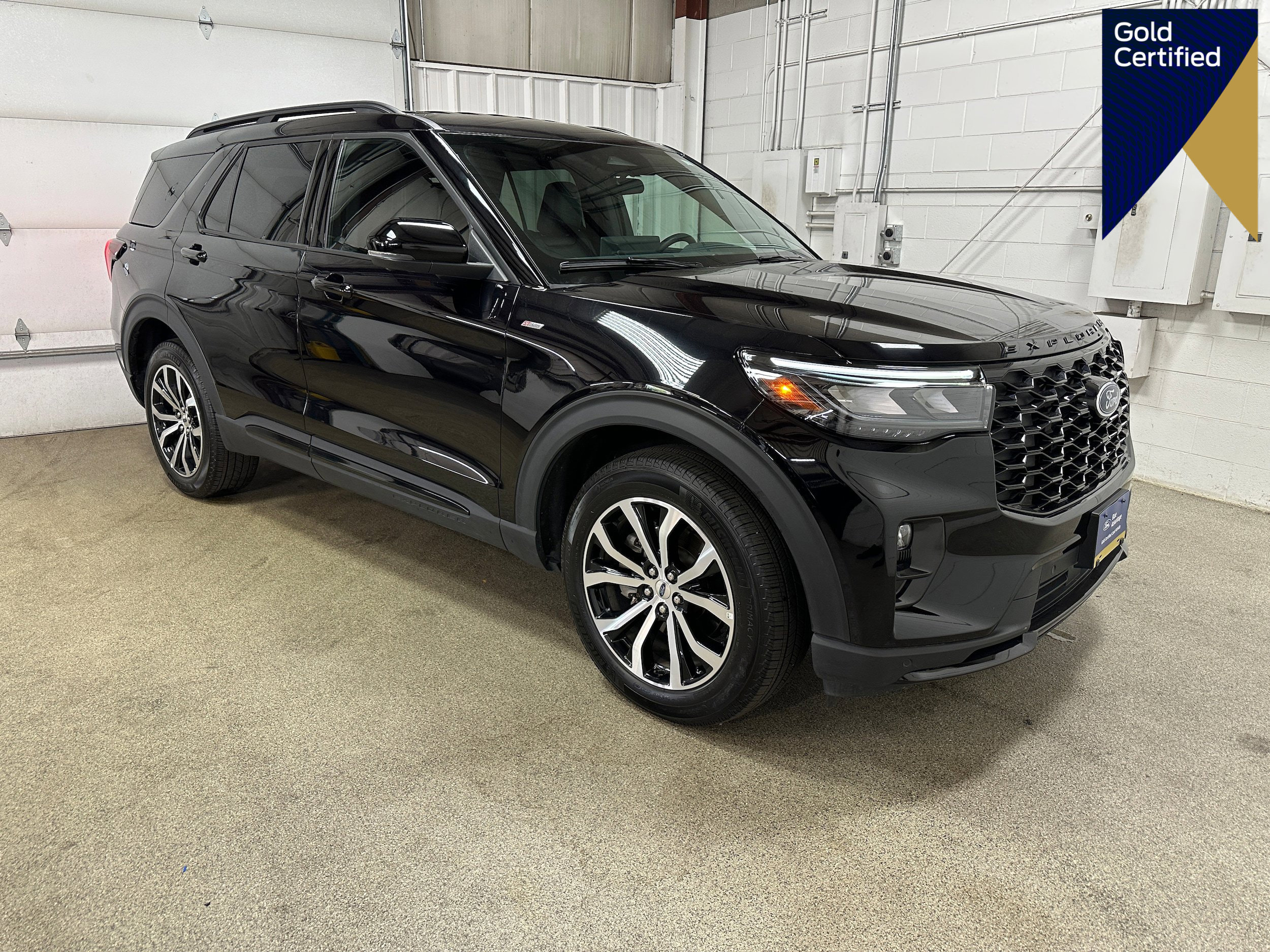Certified 2025 Ford Explorer ST-Line image 1