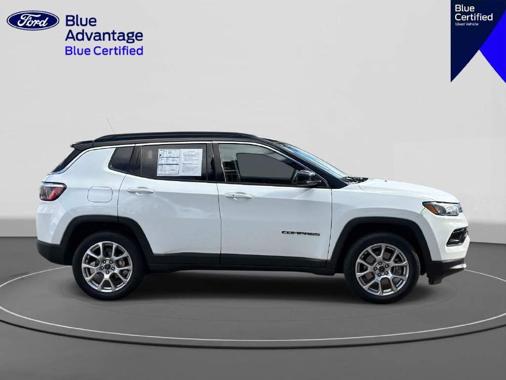 Used 2025 Jeep Compass Limited AWD/4WD image 5