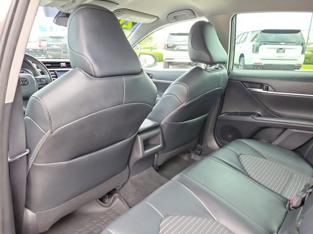 Used 2020 Toyota Camry SE FWD image 10