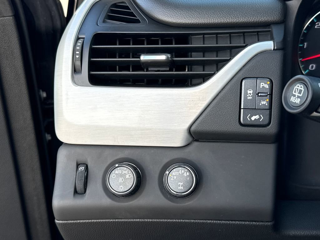 Used 2018 GMC Yukon SLT image 14