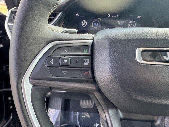 Used 2024 Jeep Grand Cherokee L Limited w/ Luxury Tech Group II image 15