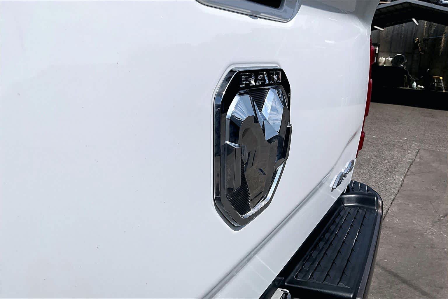 Used 2023 RAM 3500 Limited AWD/4WD image 31