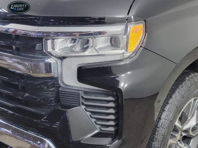 Used 2023 Chevrolet Silverado 1500 LT AWD/4WD image 9
