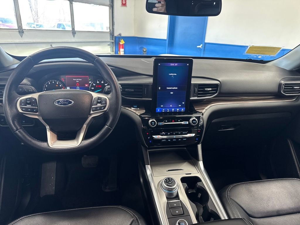 Certified 2022 Ford Explorer Limited w/ Limited Technology Package image 15
