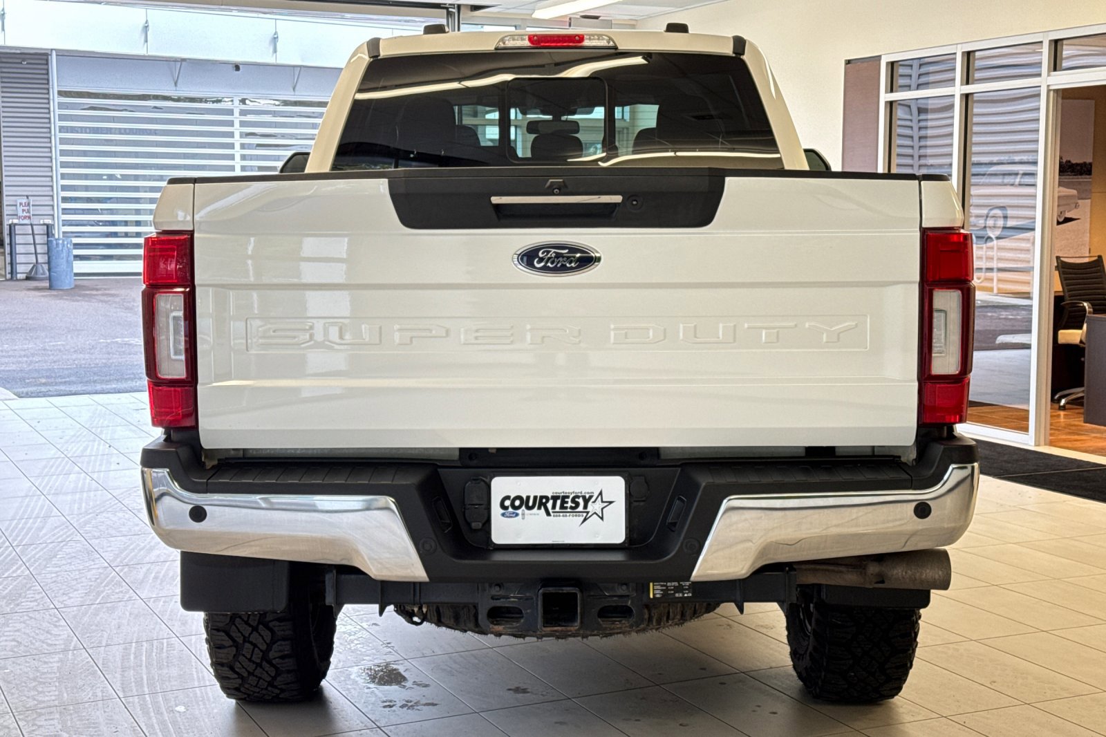 Certified 2021 Ford F350 Lariat w/ Tremor Off-Road Package image 5