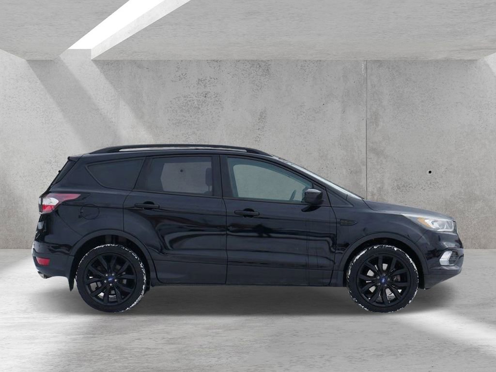 Certified 2017 Ford Escape SE w/ SE Sport Appearance Package image 2