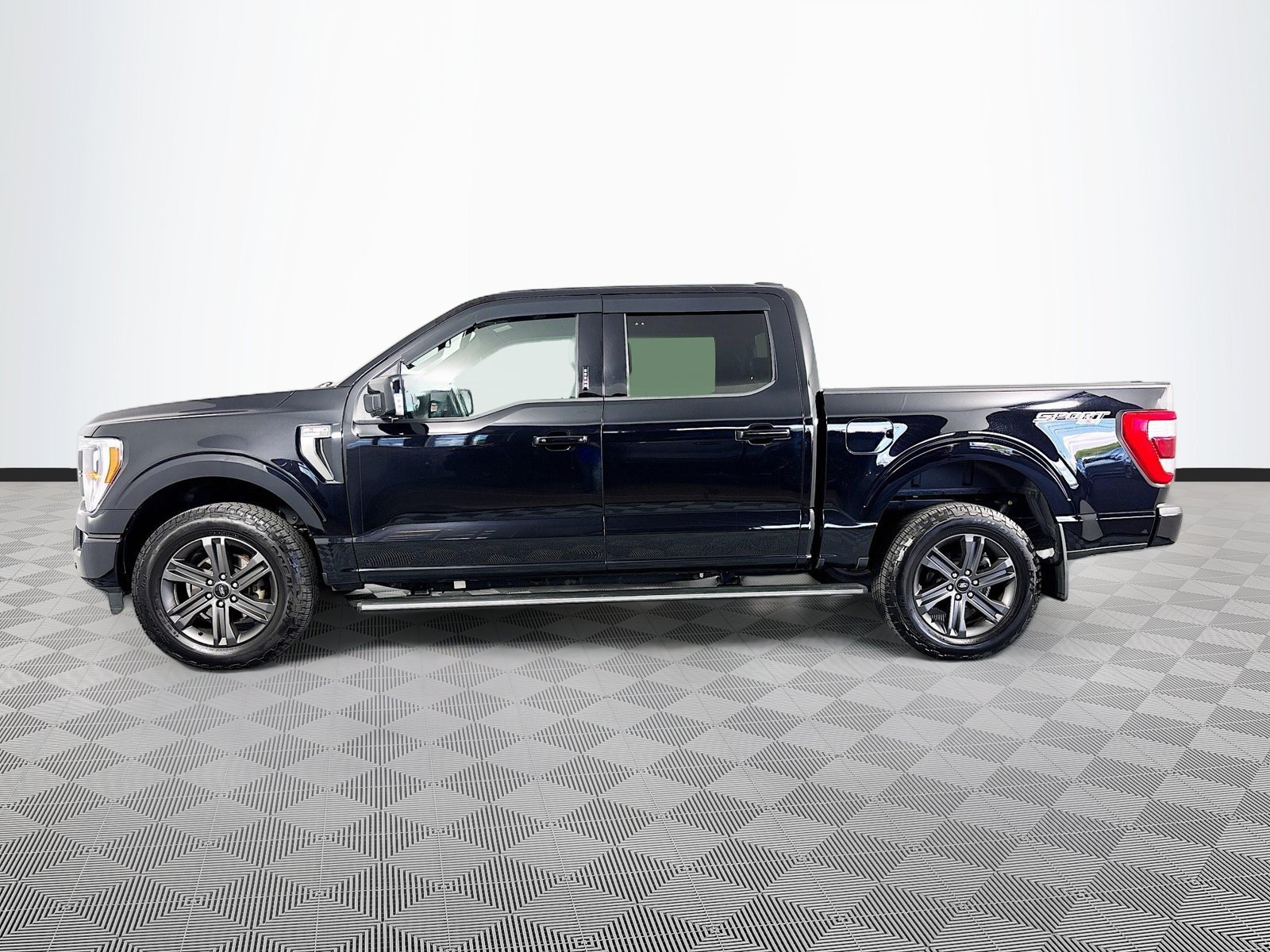 Certified 2023 Ford F150 Lariat w/ Equipment Group 502A High AWD/4WD image 4