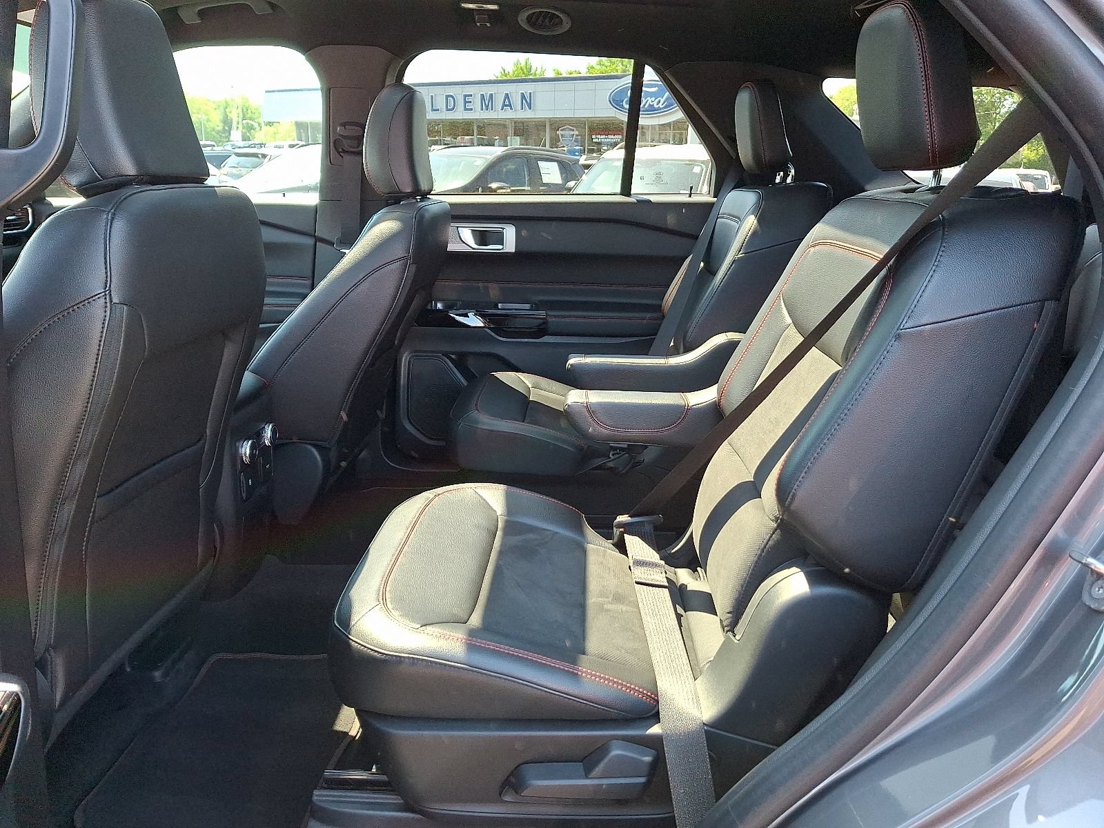 Certified 2022 Ford Explorer ST-Line w/ Class IV Trailer Tow Package AWD/4WD image 10
