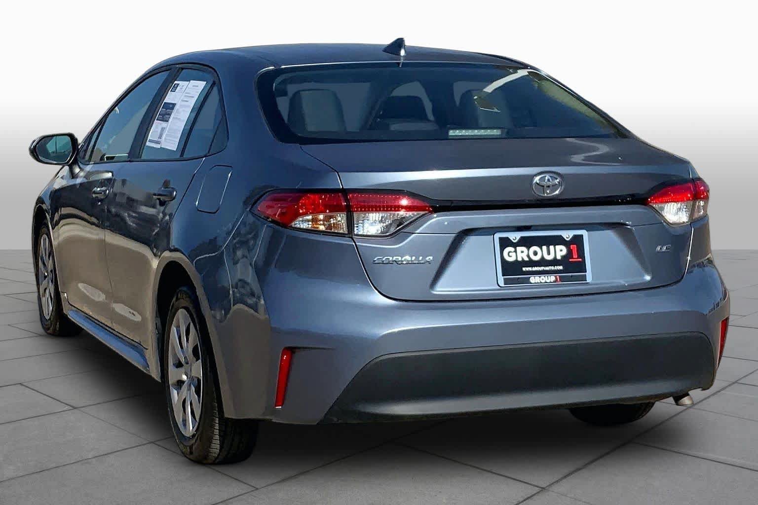 Used 2025 Toyota Corolla LE FWD image 12