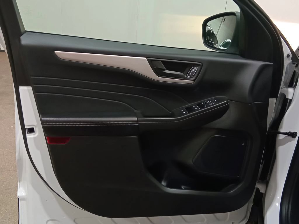 Certified 2022 Ford Escape S image 19