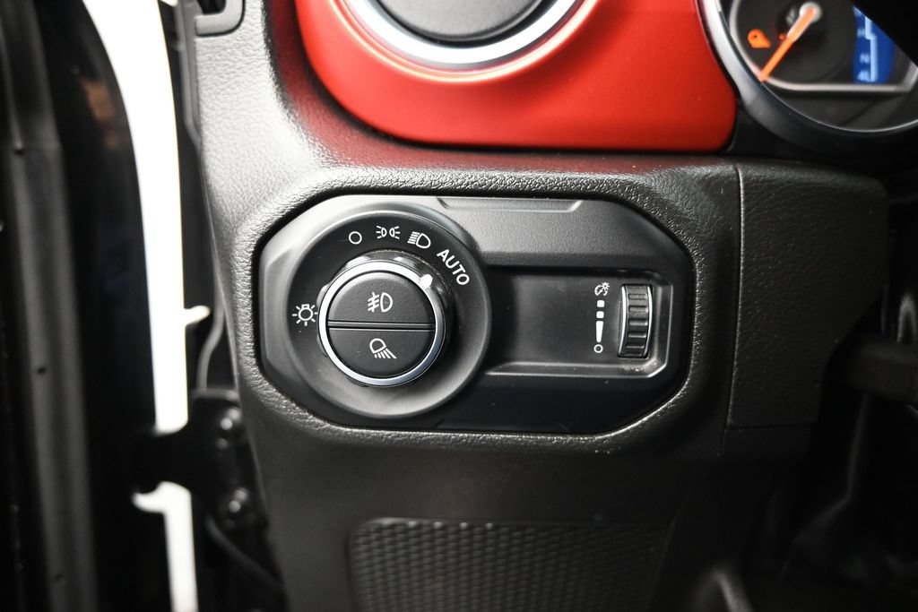 Used 2023 Jeep Gladiator Rubicon w/ LED Lighting Group AWD/4WD image 11