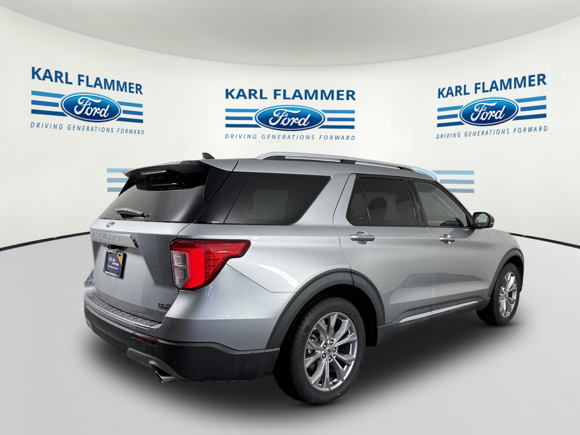 Certified 2021 Ford Explorer Limited w/ Equipment Group 301A RWD image 3