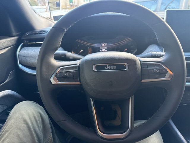 Used 2024 Jeep Compass Latitude image 18