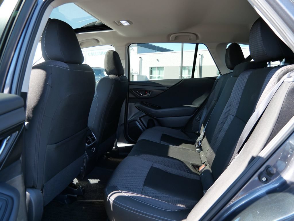 Used 2025 Subaru Outback Premium AWD/4WD image 19
