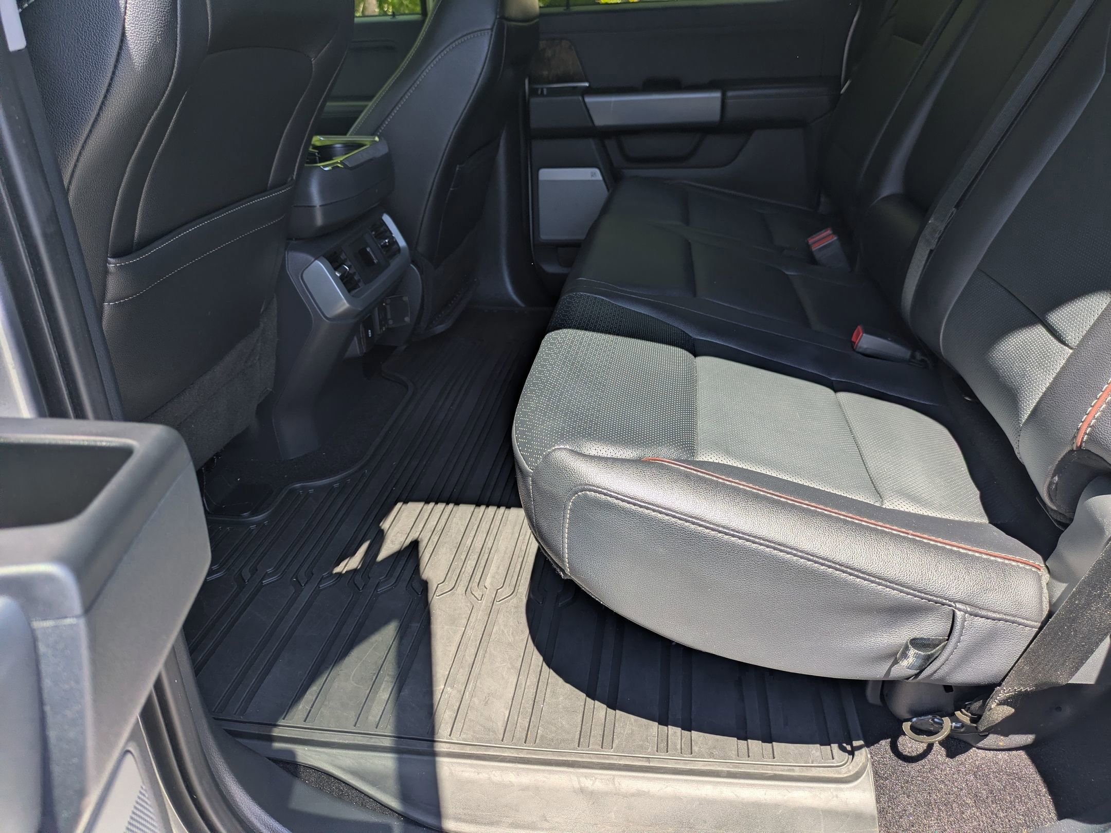 Certified 2022 Ford F150 Lariat w/ Max Trailer Tow Package AWD/4WD image 30