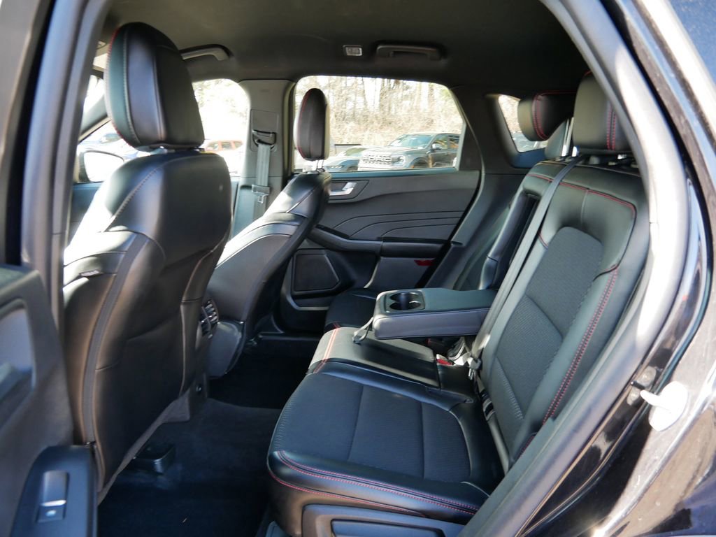 Certified 2025 Ford Escape ST-Line image 11