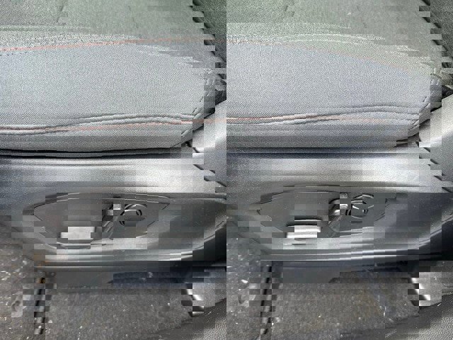 Certified 2025 Ford Explorer Active image 16