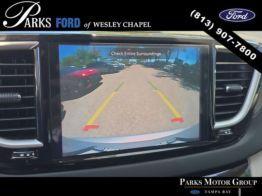 Used 2024 Chrysler Pacifica Touring-L FWD image 23