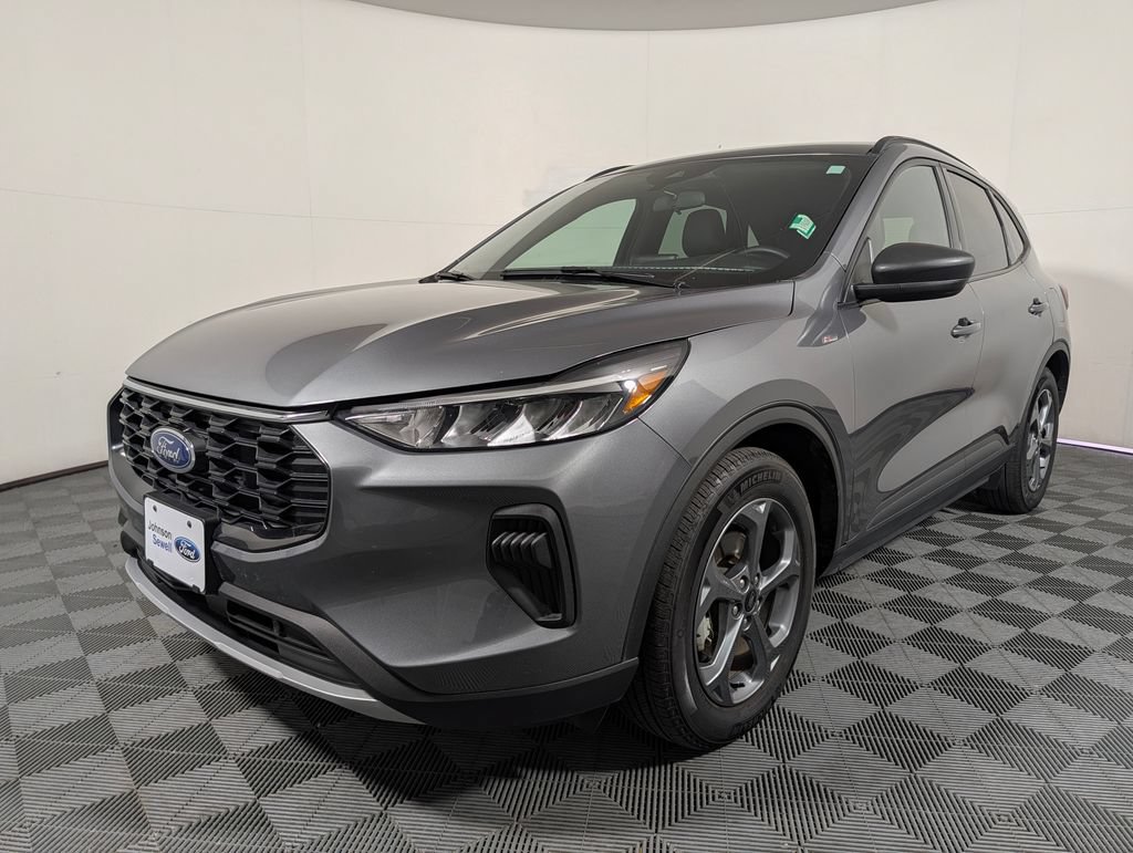 Certified 2025 Ford Escape ST-Line FWD image 4