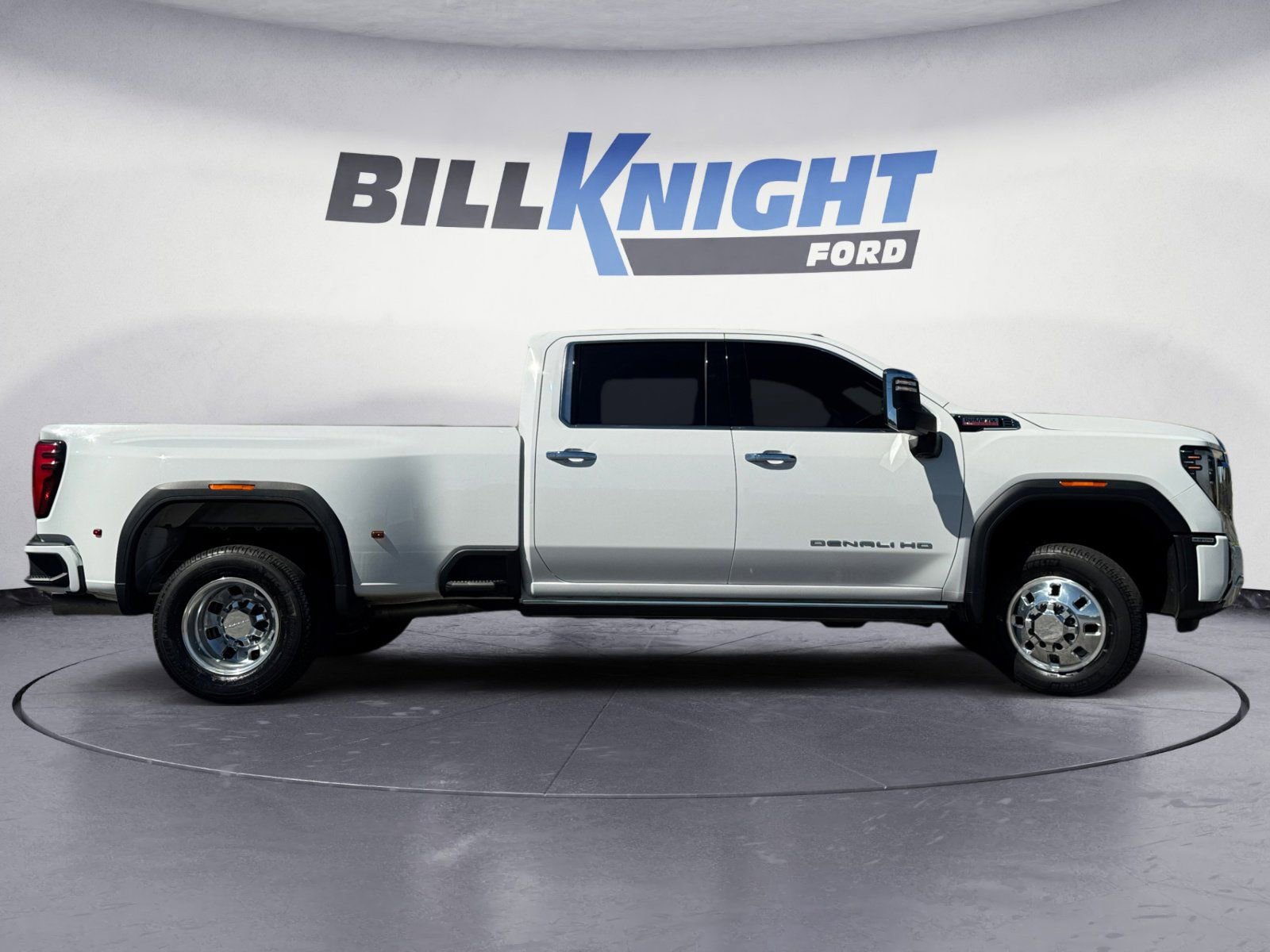 Used 2024 GMC Sierra 3500 Denali w/ Denali Reserve Package AWD/4WD image 6