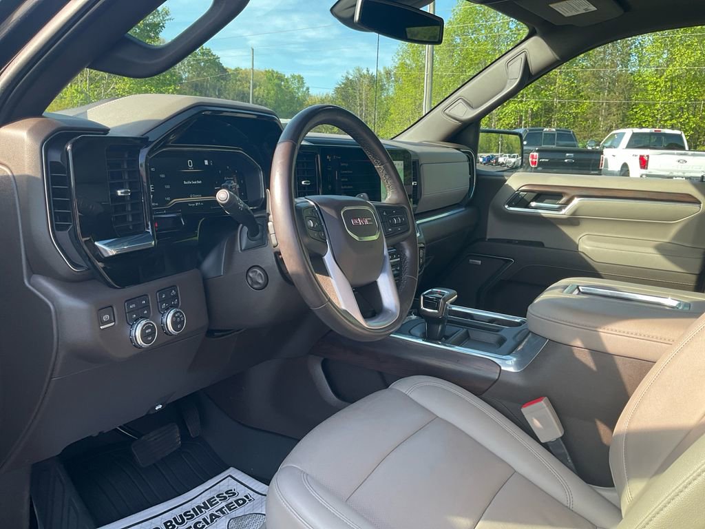 Used 2022 GMC Sierra 1500 SLT w/ SLT Premium Plus Package AWD/4WD image 15