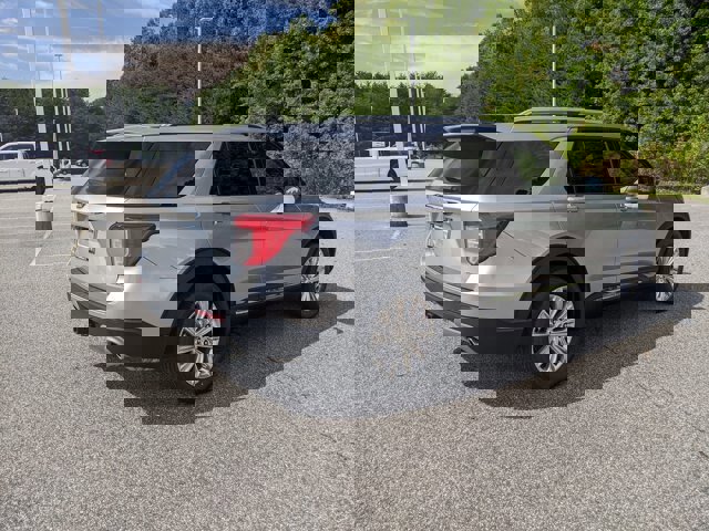 Certified 2022 Ford Explorer Limited w/ Limited Technology Package image 5