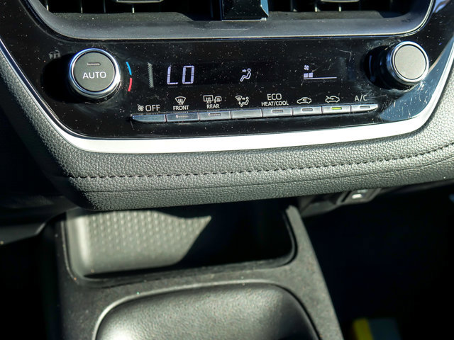 Used 2025 Toyota Corolla SE w/ Convenience Package FWD image 17