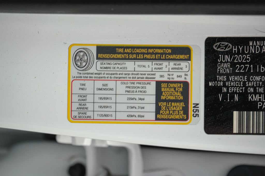Used 2025 Hyundai Elantra SE FWD image 22