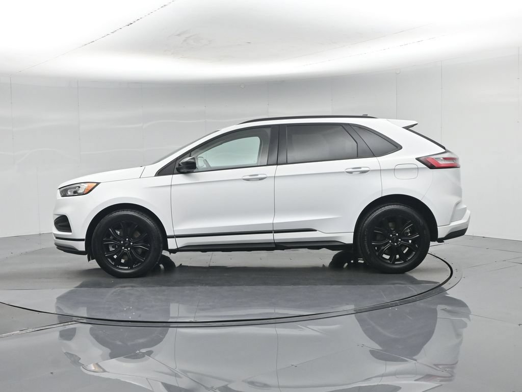 Certified 2022 Ford Edge SE w/ Black Appearance Package AWD/4WD image 30