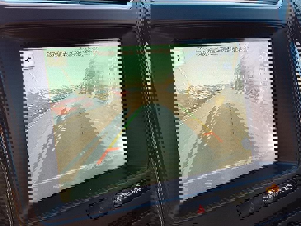 Certified 2018 Ford Explorer XLT w/ Equipment Group 202A image 20