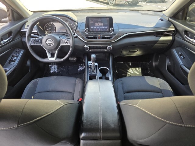 Used 2024 Nissan Altima 2.5 SV FWD image 8