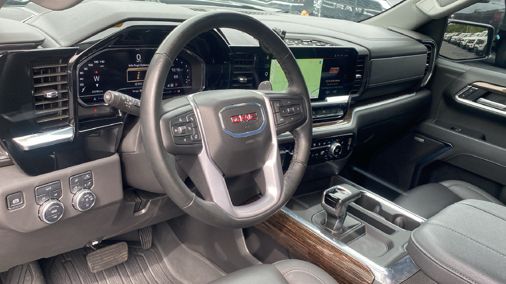 Used 2025 GMC Sierra 1500 Elevation w/ Elevation Premium Package AWD/4WD image 15