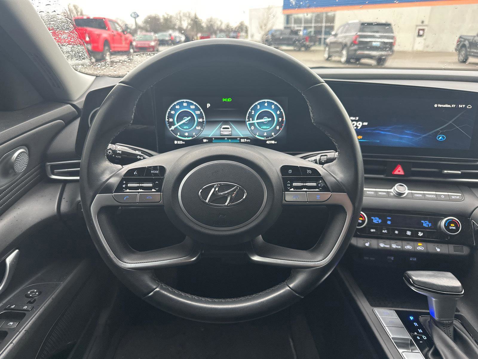 Used 2023 Hyundai Elantra SEL w/ Convenience Package image 17