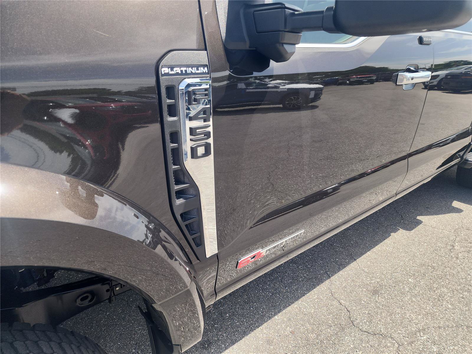 Certified 2025 Ford F450 Platinum w/ Platinum Plus Package AWD/4WD image 10