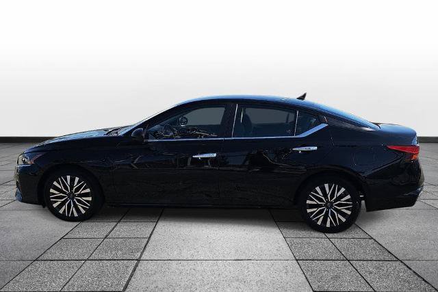 Used 2024 Nissan Altima 2.5 SV FWD image 8
