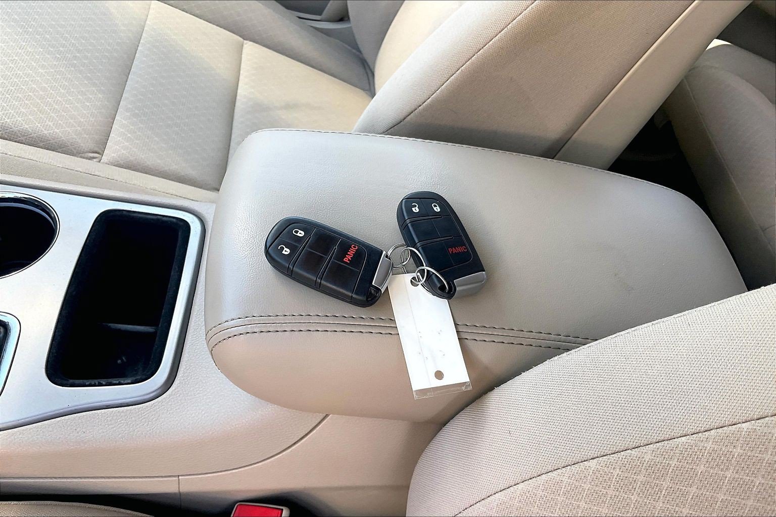 Used 2022 Jeep Grand Cherokee Laredo E AWD/4WD image 9